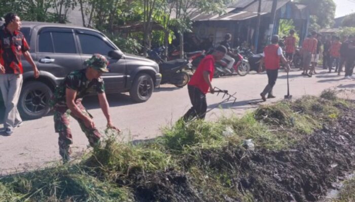 Babinsa Bersama Warga Tebing Tinggi Laksanakan Tagana