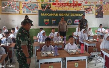 Dandim DS Dampingi Ka Bengkangdam 1/BB Hadiri Pelaksanaan Makan Sehat Bergizi di SDN 101952