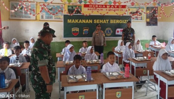 Dandim DS Dampingi Ka Bengkangdam 1/BB Hadiri Pelaksanaan Makan Sehat Bergizi di SDN 101952