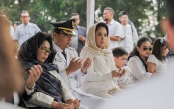 Usai Dilantik, Wali Kota Medan Rico Waas Ziarah Makam Sang Ayah