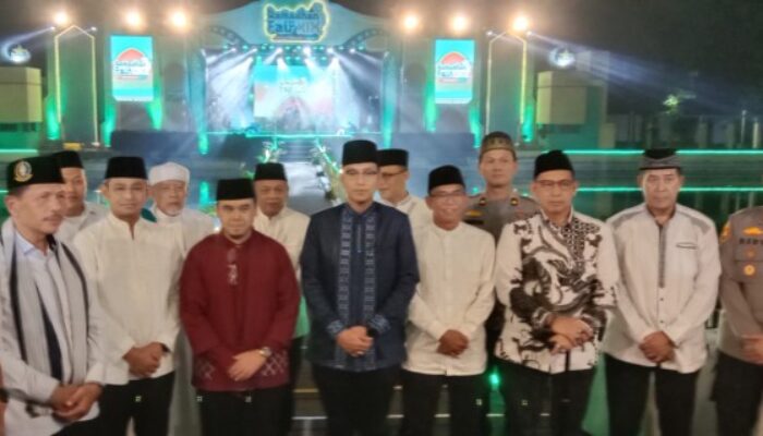 Ketua DPRD Medan Wong Chun Sen Bersama Walikota Medan Rico Hadiri Malam Nuzul Qur’an