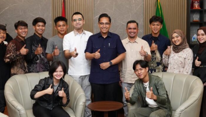 Rico Ajak Warga Medan Dukung Fajar dan Mesa di 5 Top Indonesian Idol