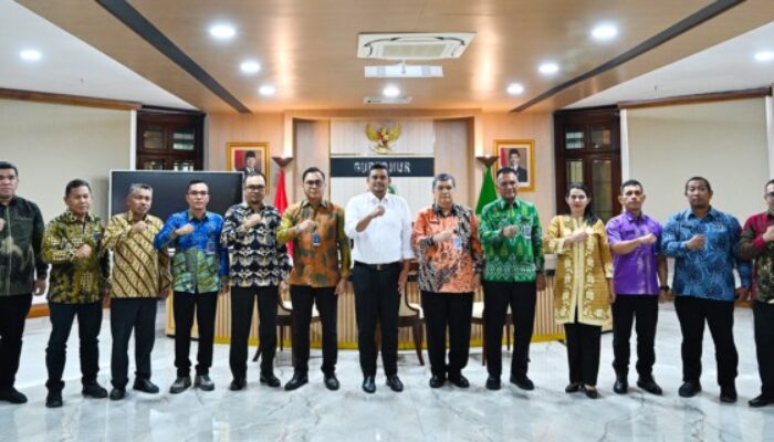 Bobby Usulkan Penerbangan ke Kawasan Danau Toba