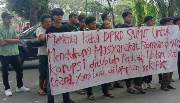Massa JMM Geruduk DPRD Sumut Minta Bongkar Korupsi di Labura