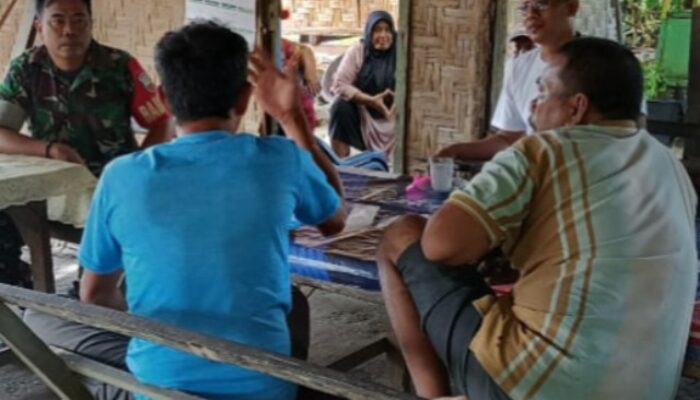Babinsa DS Laksanakan KomSos Dengan Warga Desa Ujung Rambung