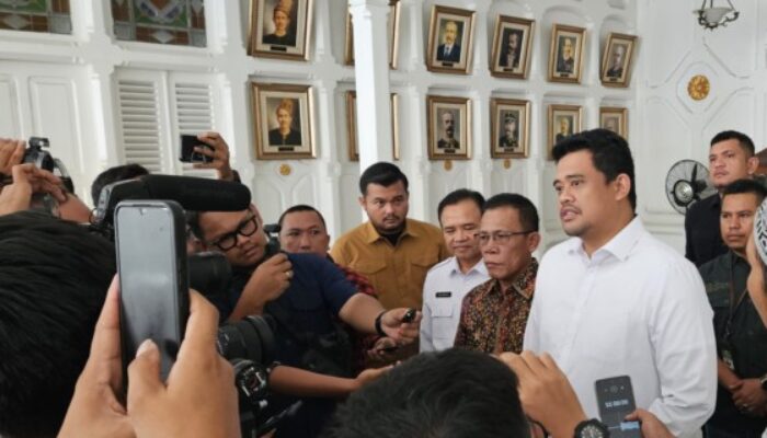 Bobby dan Masinton Semobil Dari Aceh ke Medan