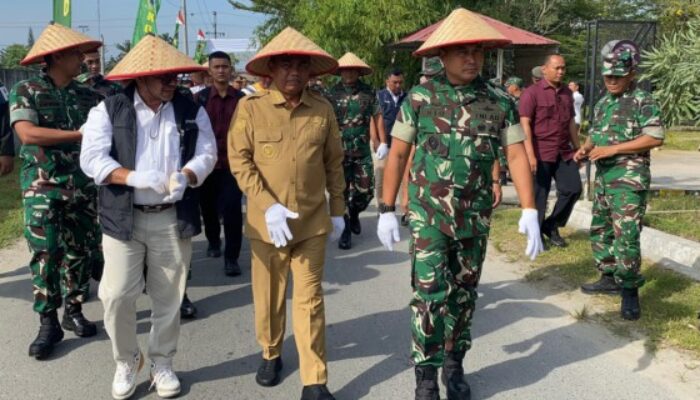 Pangdam 1/BB Hadiri Panen Raya Padi Sinar Mentari di Kota Galuh