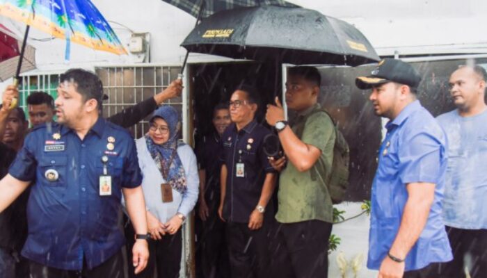 Wakil Walikota Medan Serahkan Bantuan ke Korban Puting Beliung