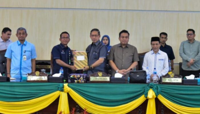 Zaki Hadiri Rapat Paripurna Pemandangan Umum Fraksi-fraksi DPRD Medan Tentang Damkar