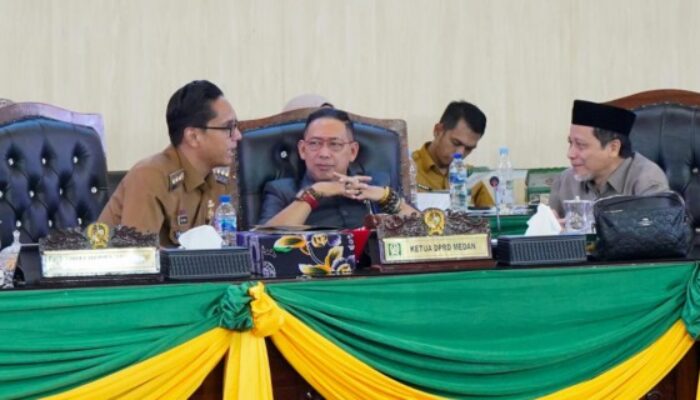 Rico Tegaskan Komitmen Perkuat KTR Saat Tanggapi Fraksi DPRD Medan
