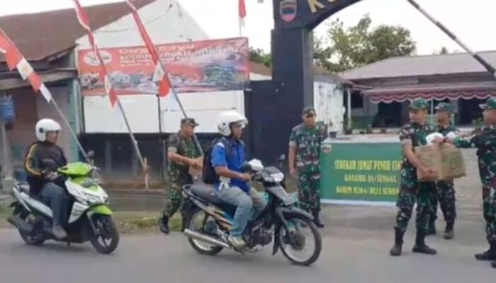 Jumat Barokoh, Koramil Sunggal Bagikan Sarapan ke Pengendara Kenderaan