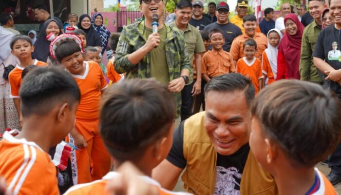 Rico Bersama Saipul Bahri Sapa Murid dan Warga Terjun di SDN 067263 Medan Marelan