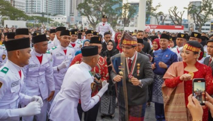 Upacara Penurunan Sang Merah Putih Berlangsung Khidmat