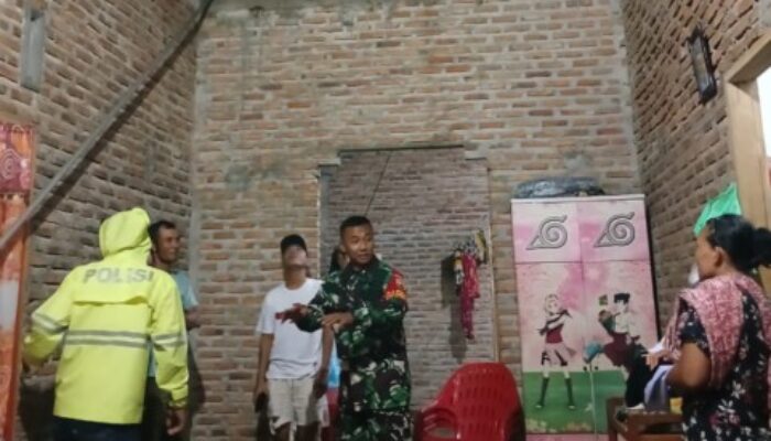Babinsa DS Langsung Kelokasi Bencana Angin Putingbeliung di Pematang Ganjang