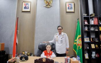 Rico Bangga Atas Prestasi Internasional Oleh Geraldine dan Hayley di Hong Kong International Mathematical Olympiad 2025