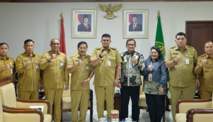 Raih Predikat UHC Prioritas, Bobby Minta Layanan UHC Optimal Diterima Masyarakat