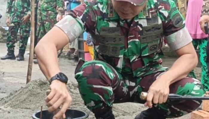 Dandim DS Letakan Batu Pertama Pembangunan RTLH Milik Saniah di Pematang Sinojam