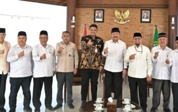 Teks : Gubernur Sumut Bobby Nasution menerima kunjungan Kepala Baznas RI Noor Achmad di Kantor Gubernur Sumut, Jalan Diponegoro Medan.(ist)