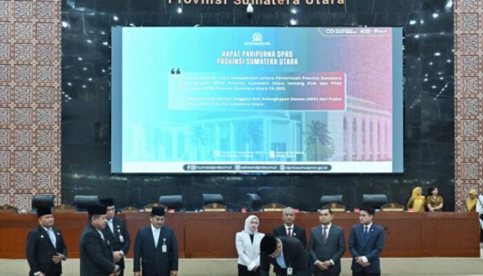 Bobby Teken Nota Kesepakatan KUA-PPAS APBD Perubahan 2025 Bersama DPRD Sumut