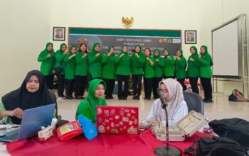 Ketua Persit KCK Cabang XXXIII Kodim 0204/DS Pimpin Baksos Donor Darah dan Periksa Kesehatan Gratis