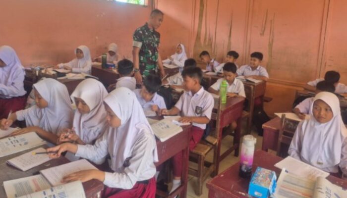 Babinsa DS Laksanakan Wasbang di SDN 102125