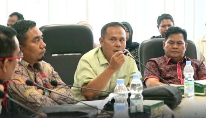 RDP Bersama Komisi 1 dan 4 DPRD Terkait Penutupan Akses Gang di Mabar