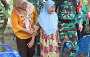 Dansatgas Letkol Arh Agung Tinjau RTLH Ibu Turini di TMMD Kodim DS