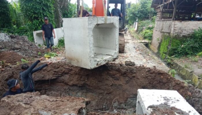 Satgas TMMD Kodim DS Gaspol Pasang Box Culvert Titik Keempat
