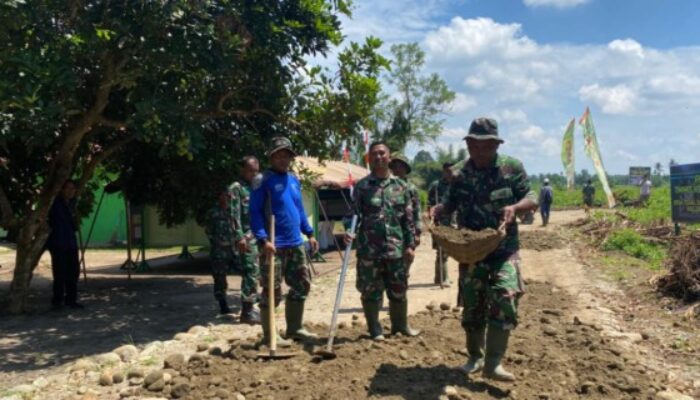 Satgas TMMD 126 Kodim 0204/DS Giatkan Perapian Jalan Desa