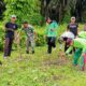 Sertu Iyan Pimpin Gotong Royong Jalan TMMD di Dolok Masihul