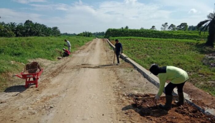 Satgas TMMD Kodim 0204/DS Laksanakan Finishing Jalan