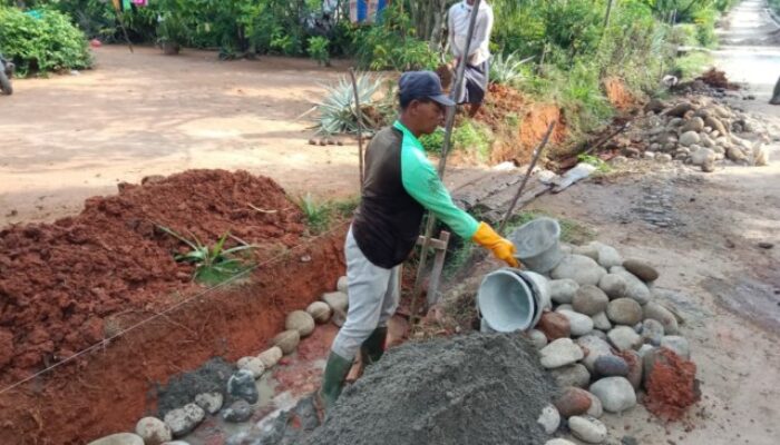 Satgas TMMD Kodim DS Pacu Pembangunan Tembok Penahan Tanah