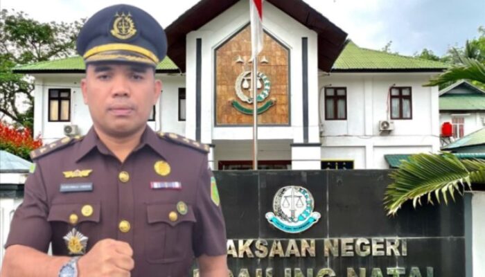 Gemar Membaca Sejak Kecil Bawa Yos Arnold Tarigan dari Wartawan Hingga Plh Kajari Madina