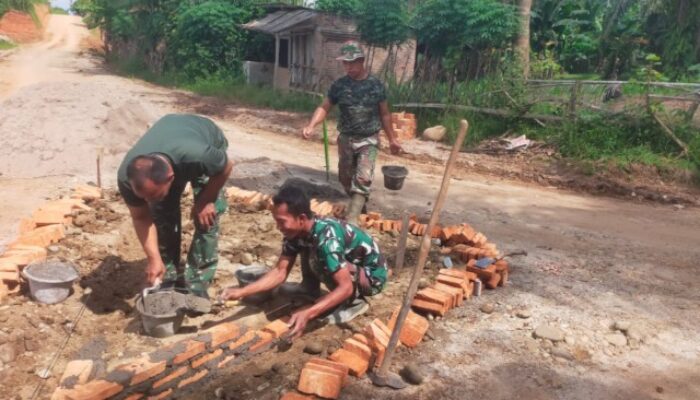 Satgas TMMD Kodim 0204/DS ‘Kebut’ Pembuatan Tugu Tapak Tilas