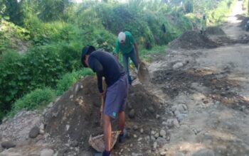 Satgas TMMD Kodim DS Bersama Warga Percepat Finishing Jalan