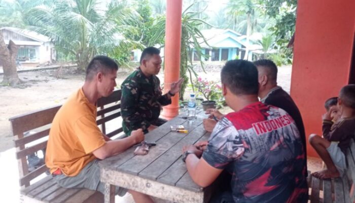 Serda Herdiansyah Satgas TMMD Jalin KomSos dengan Masyarakat