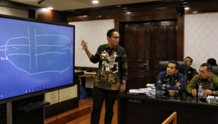 Rico Bahas Metode Sumur Laluan Atasi Genangan Air di Kota Medan