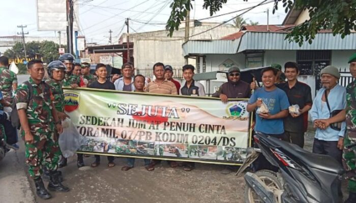 Danramil Perbaungan Bagikan Ratusan Nasi Bungkus Pada Jum’at Sejuta