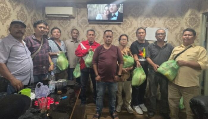 Ketua Unit Wartawan DPRD Medan Salurkan Bantuan Kepada Jurnalis Korban Banjir