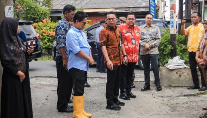 Zaki dan DPRD Medan Tinjau Tepi Sungai Deli yang Tergerus di Titi Papan