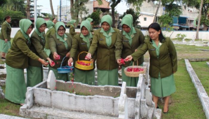 Ziarah Peringati Hari Juang Kartika 2025 di TMP Lubuk Pakam