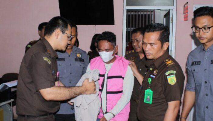 Kejari Madina Tahan Ketua Kelompok Tani Terkait Dugaan Korupsi Dana PSR 2021