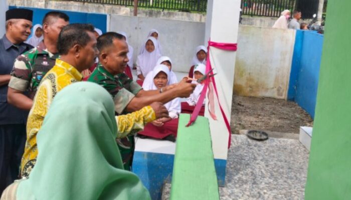 Danramil 18 Galang Resmikan Dua Unit Kamar Mandi dan Tempat Wudhu di MIS Al Amin Jaharun A