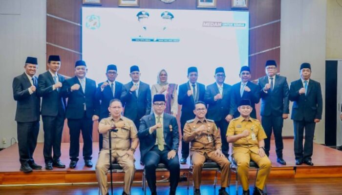 Rico Ingatkan Ini Saat Lantik Direksi Tiga PUD Medan