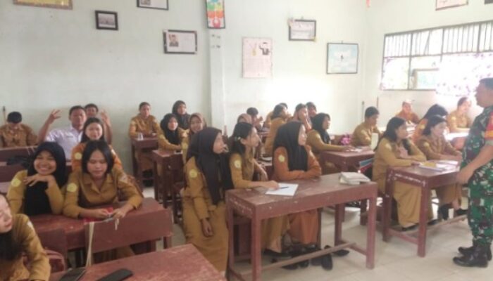 Babinsa Kodim DS Ingatkan Bahaya Judol dan Narkoba Saat Wasbang di SMK Delima Sari
