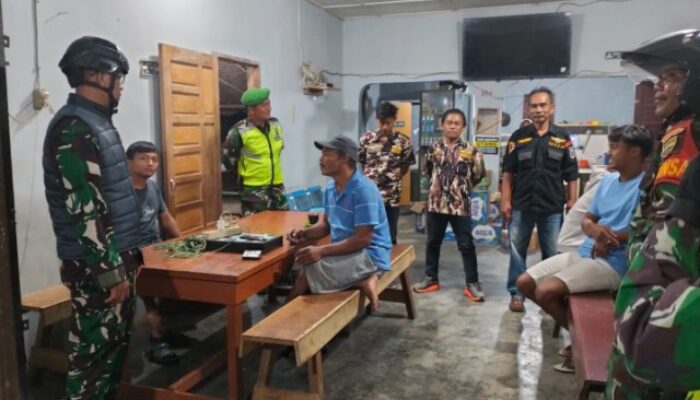 Koramil 04/SBB Gelar Patroli Kamtibmas Bersama Ormas dan Perangkat Desa di Kecamatan Biru-Biru