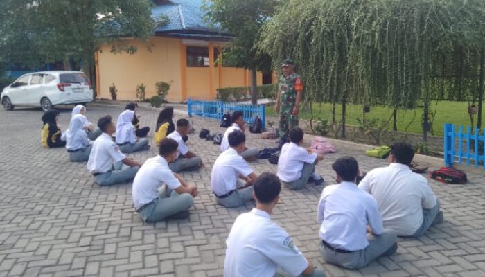 Koramil Kutalimbaru Gelar Rabu Bersinar di SMKN 1