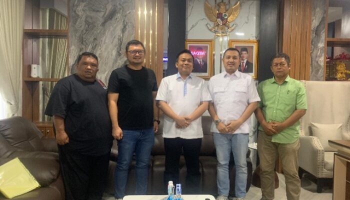 Miliki Izin Tapi Dibongkar, Manajemen PT Sumo Advertising Mengadu ke DPRD Medan