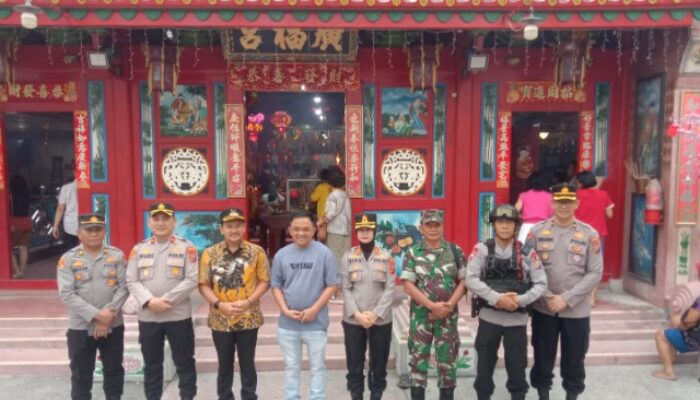 Babinsa Koramil 13/TT Dampingi Muspida Plus dalam Perayaan Imlek 2026