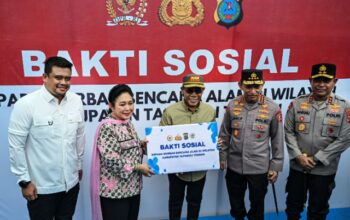 Bobby Dampingi Ketua Komisi IV dan Kapolri Tinjau Korban Bencana di Tapteng